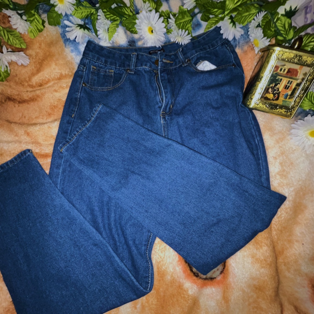 Nasty Gal Retro Style High Rise mom jeans🌷 size 8